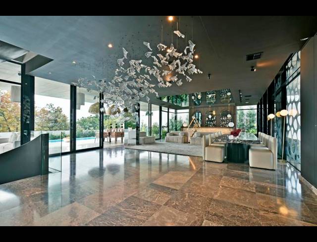 5 BEDROOM HOUSE FOR SALE IN BRYANSTON